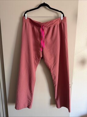 FIGS Women’s Mauve Scrub Pants